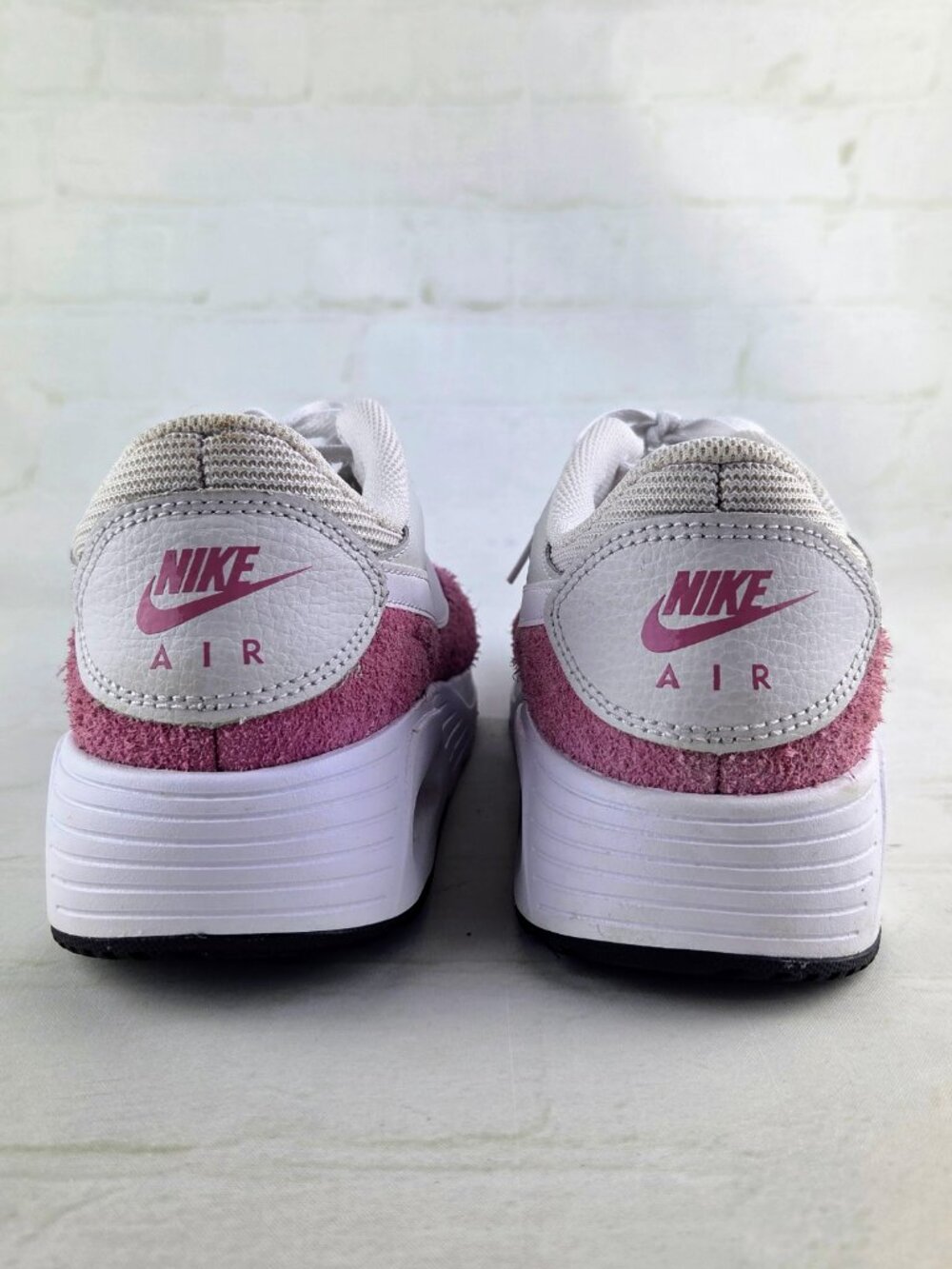 Nike Women's Air Max 'Valentine's Day', Size 10 - Picture 4 of 6